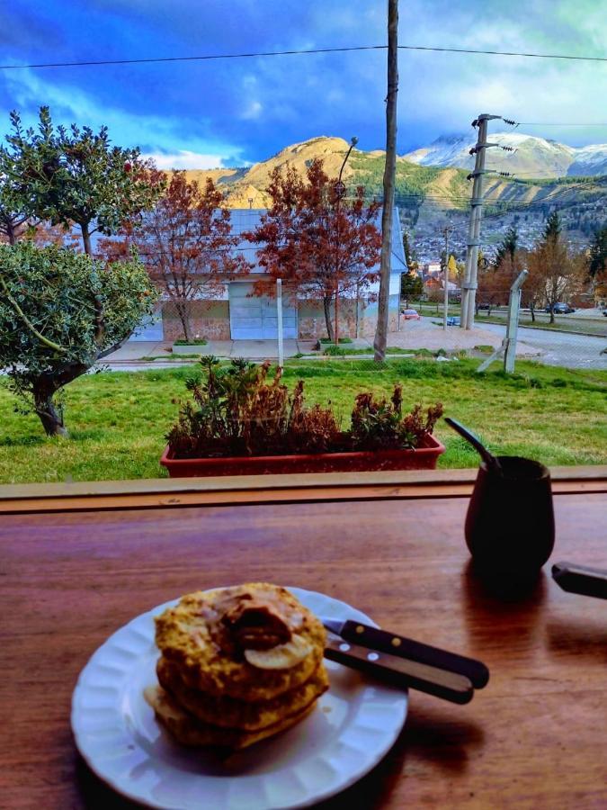 Pinto Casa Hostel & Bar Esquel Exterior photo